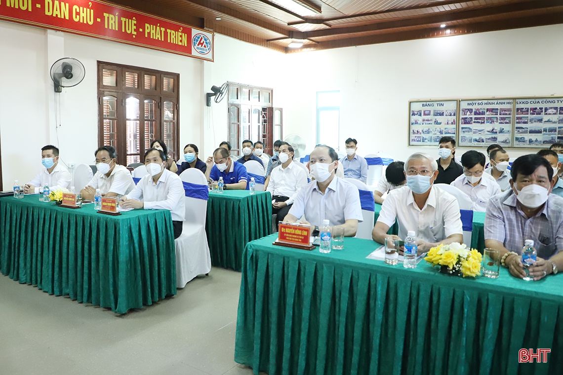 Hiệp hội Doanh nghiệp Hà Tĩnh phát động ủng hộ Quỹ Hỗ trợ học sinh đạt điểm cao, hoàn cảnh đặc biệt khó khăn vào đại học”