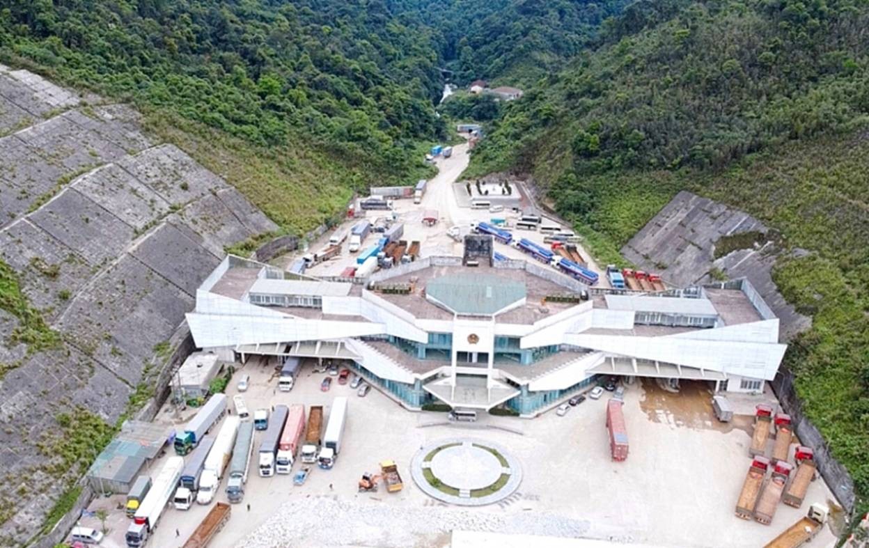 Khu kinh tế cửa khẩu quốc tế cầu treo 