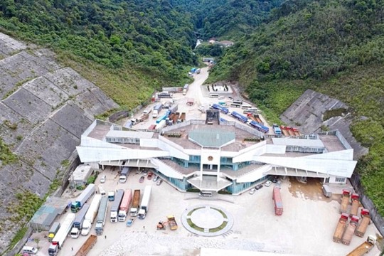 Khu kinh tế cửa khẩu quốc tế cầu treo 
