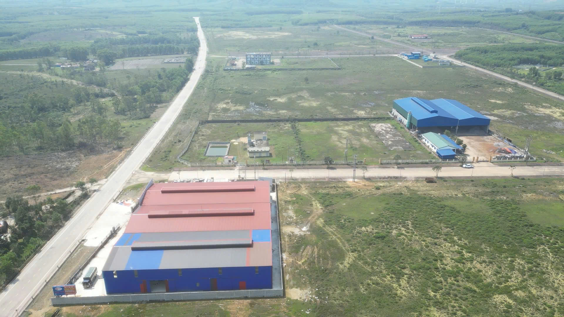 Đầu tư sản xuất, chế biến trên khu dịch vụ hậu cần nghề cá tại khu neo đậu tránh trú bão Cửa Khẩu, phường Hải Ninh