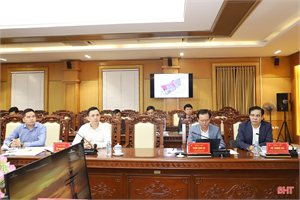 Phối hợp chặt chẽ, bảo đảm tiến độ triển khai các dự án của Vingroup tại Hà Tĩnh 