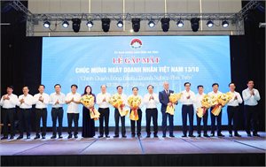Tăng cường đẩy mạnh cải cách hành chính nhằm tháo gỡ khó khăn vướng mắc cho doanh nghiệp, nhà đầu tư.