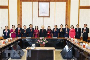 Tổng Bí thư trao quyết định phân công Trưởng ban Tổ chức Trung ương và Trưởng ban Dân vận Trung ương