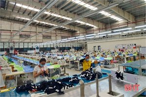 Gần 2.300 nhu cầu việc làm, cơ hội cho lao động Hà Tĩnh trở về địa phương