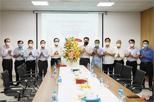 Chủ tịch UBND tỉnh chúc mừng các doanh nghiệp nhân ngày Doanh nhân Việt Nam